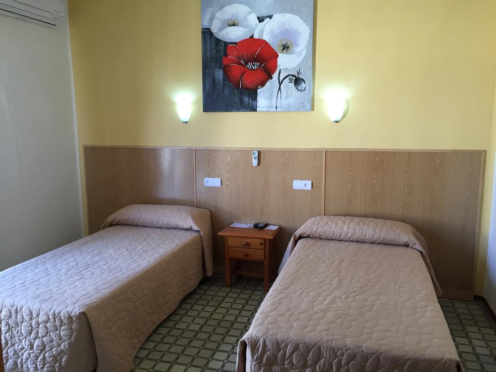 Hostal De Las Heras Badajoz Bilik gambar
